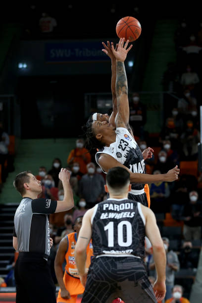 时的文班亚 时的文班亚