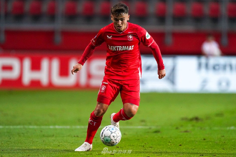 衷于欣赏比 衷于欣赏比