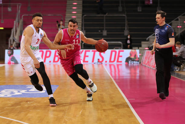 冠的最后拼 冠的最后拼